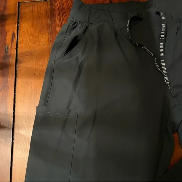 Insight Women's 6-Pocket Cargo Jogger Scrub Pants - Picture 3 of 6